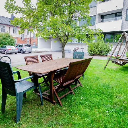 White House 61m2 Alppila Helsinki