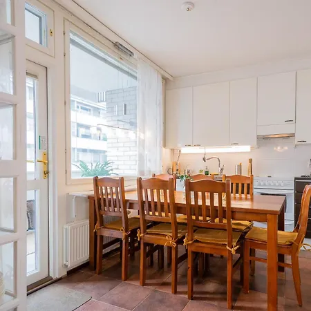 White House 61m2 Alppila Helsinki